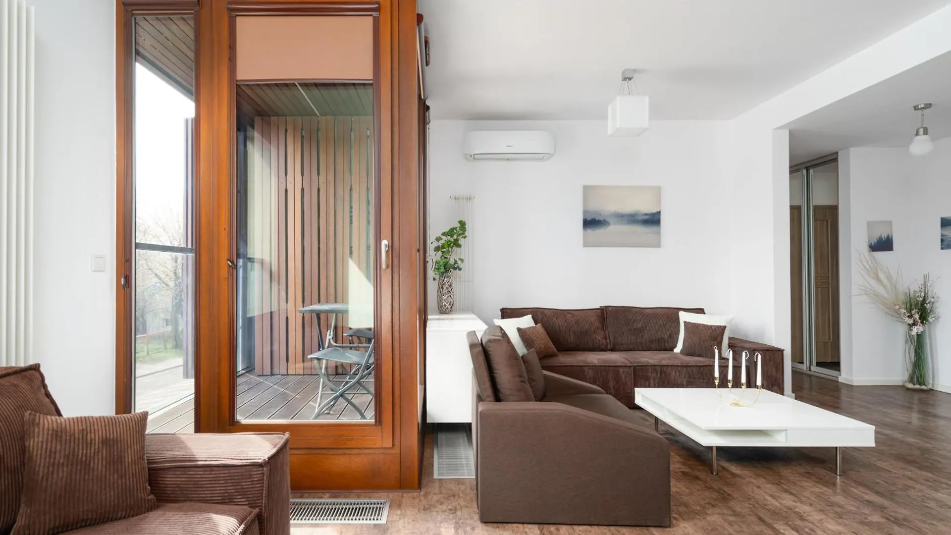 Chic Apartments - One Bedroom Apartment - City Center - Kolejowa Варшава
