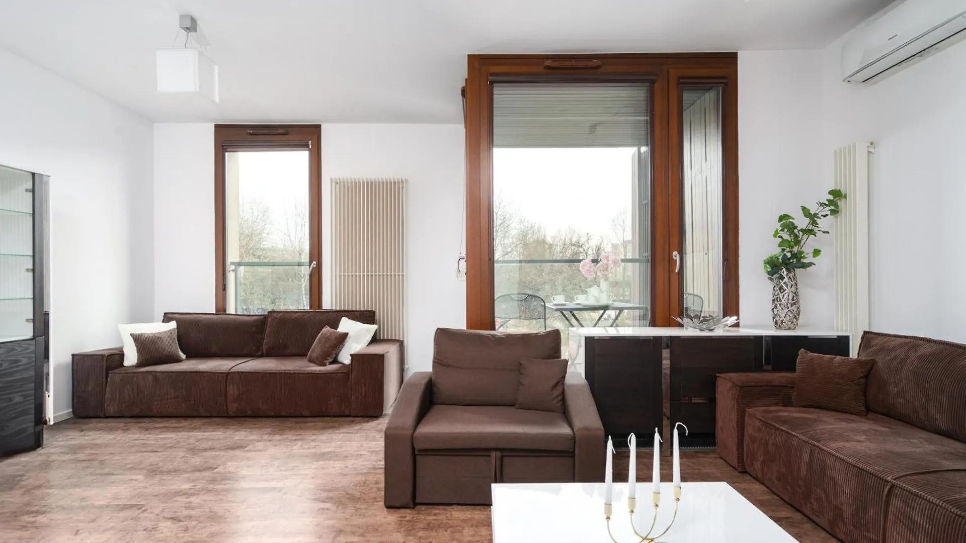 Chic Apartments - One Bedroom Apartment - City Center - Kolejowa location